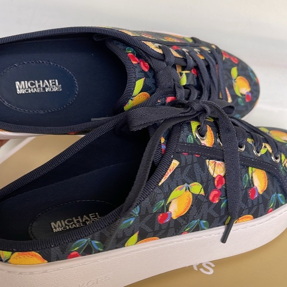 Michael Kors POPPY SLIDE SNEAKERS 
FRUIT PAINT MK SIG SM
49T4POFP1Q Platforms - Picture 14 of 16